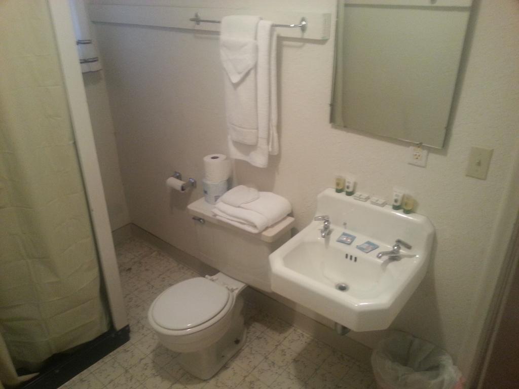 פנגואיץ' Bryce Canyon Motel חדר תמונה