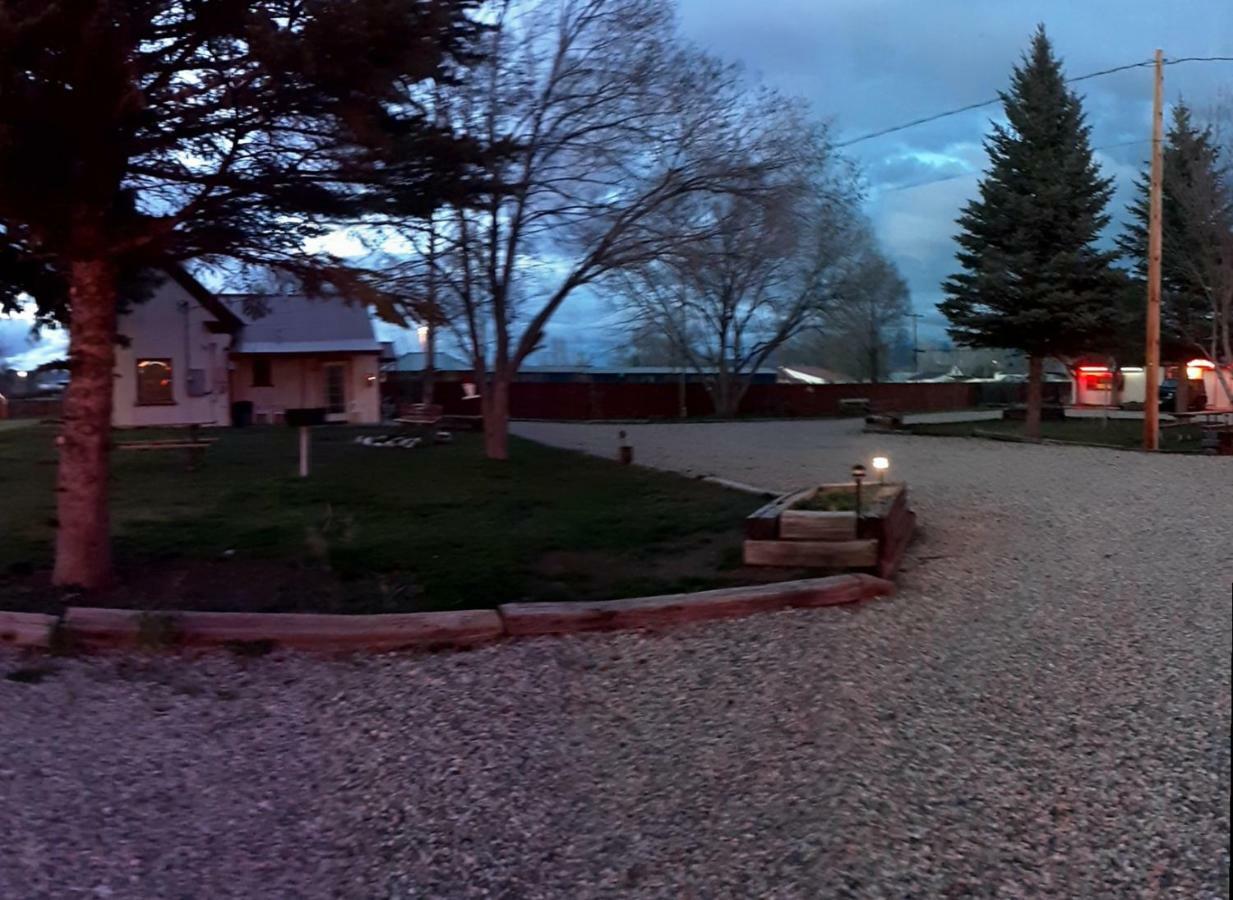 פנגואיץ' Bryce Canyon Motel מראה חיצוני תמונה